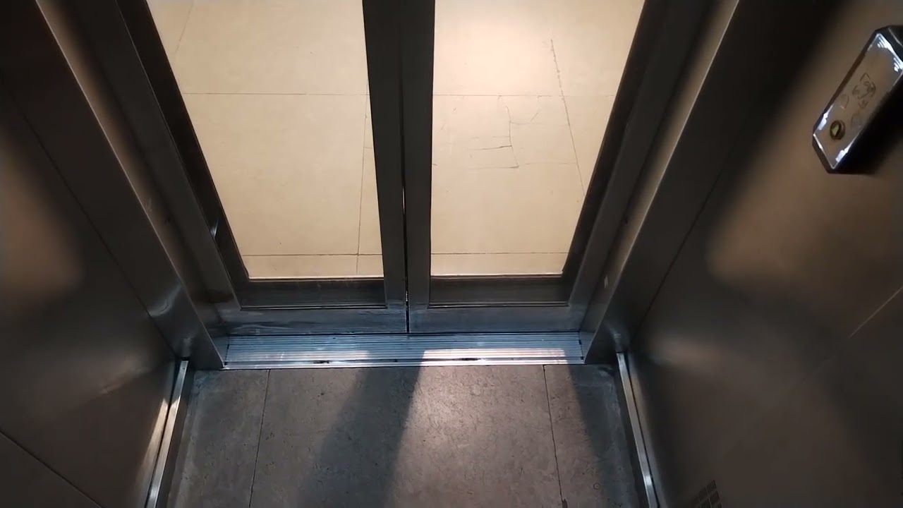 ascenseur mp hydraulique Marseille France