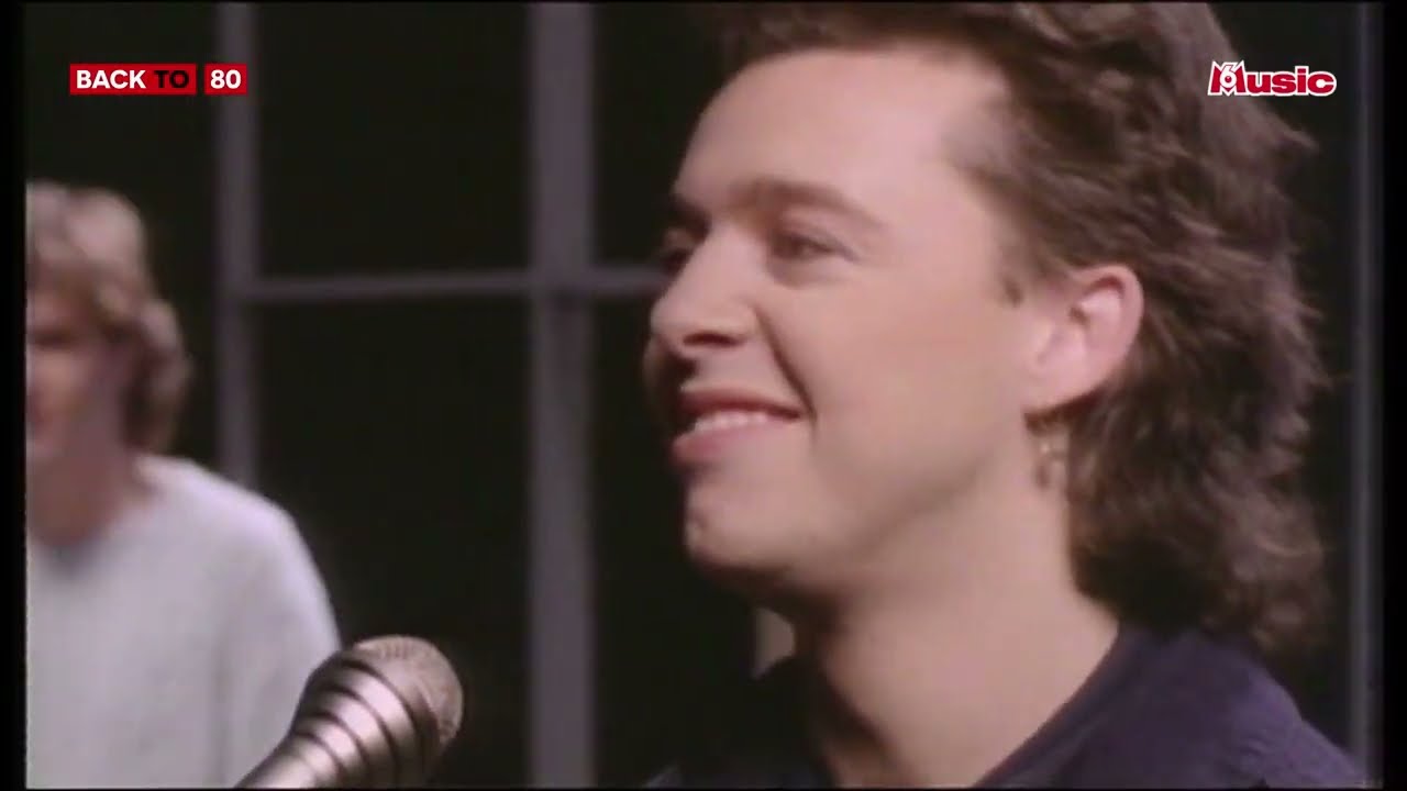 Tears For Fears - Everybody Wants To Rule The World (M6 MUSIC)