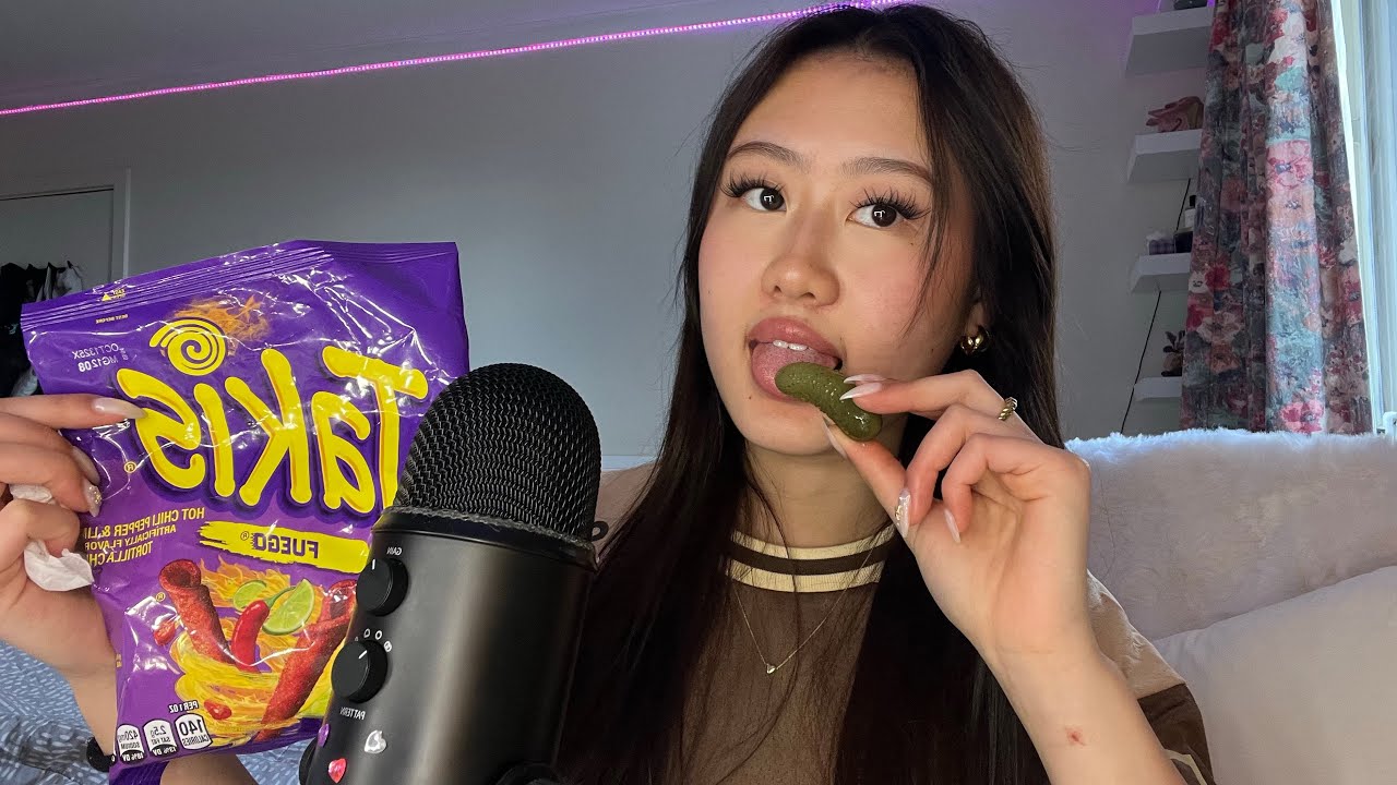ASMR: поедание соленых огурцов и чипсов тако.