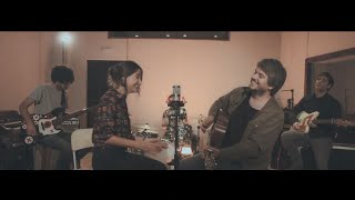 Miniatura de vídeo de "Despistaos feat. Georgina - Vuelve a verme (Videoclip Oficial)"