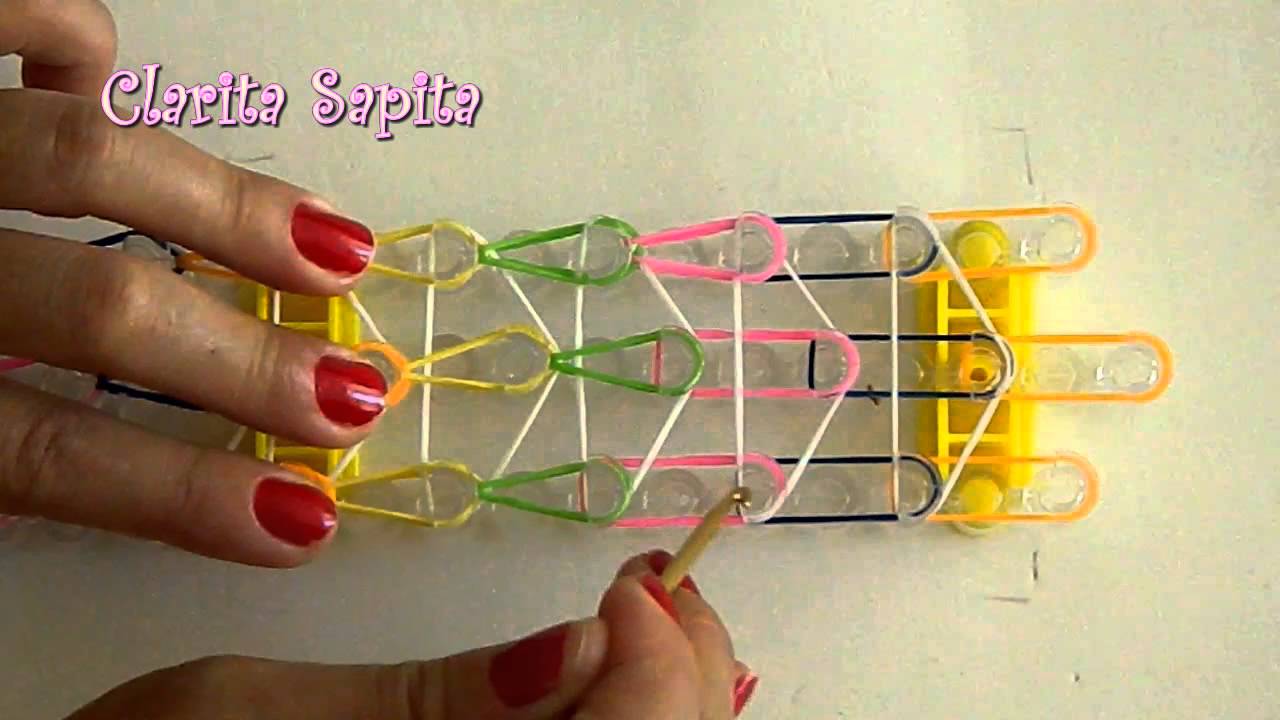 Como fazer a pulseira triple single de elástico (Rainbow loom)  #7