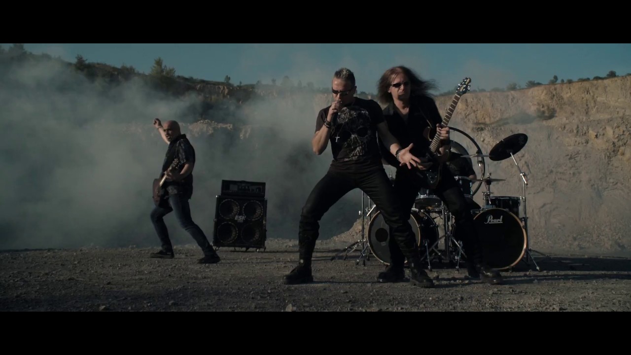 MOTORBAND - Kde byl bůh (Oficiální videoklip) adlı videoyu YouTube'da izle