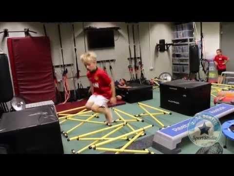 Voetbalopleiding - - -