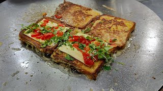 ऐसा फुल माखन वाला देसी फ्रेंच टोस्ट खाया है? Sunrise Sandwich// Old Delhi //French Toast Delhi Style