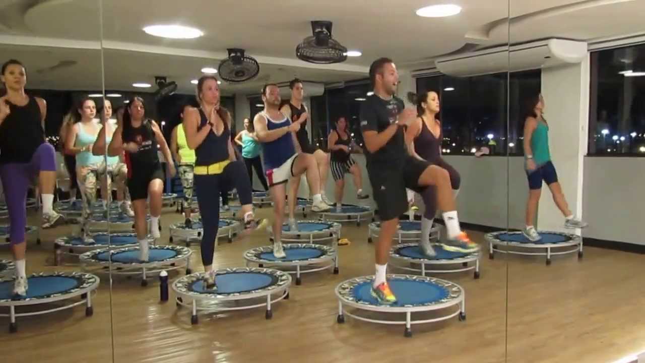 Aula de Jump Prof. Eric Jefferson, Música: Livin' On a Prayer