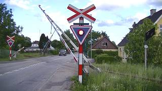 Spoorwegovergang Ruds Vedby (DK) // Railroad crossing // Jernbaneoverskæring