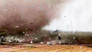 EF-4 tornado! Devastation in Tennessee! Strong storms and tornadoes blew away houses and cars