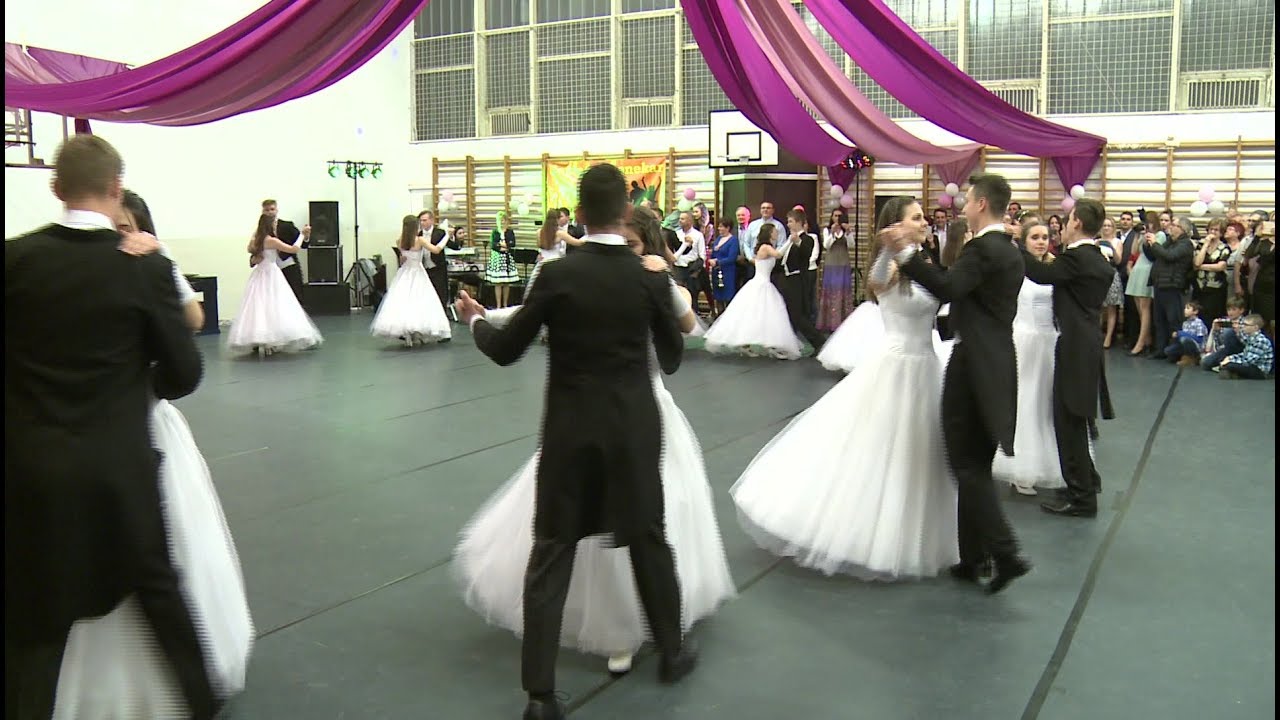 Bál a Bezerédj-ben