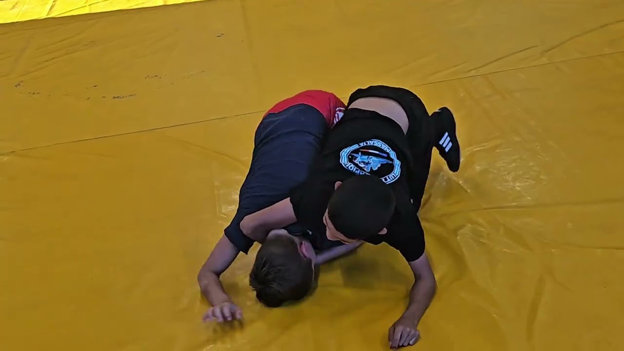 💥 Combat explosif entre mon fils et son ami Nabil – beaucoup d’action, rythme intense, 