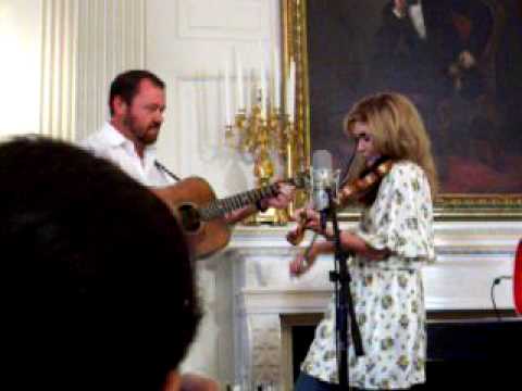 Alison Krauss at the White House 2009