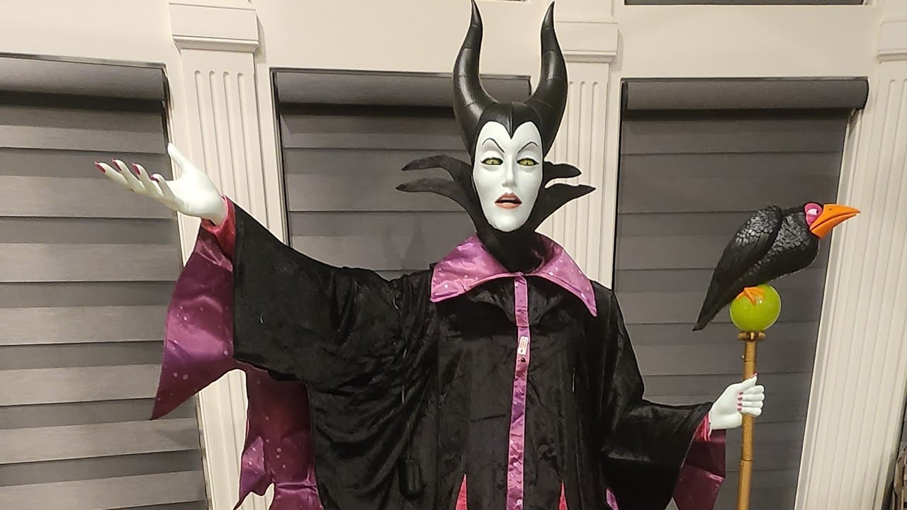 Let's check out Halloween Animated Maleficent  #halloween #disney #Maleficent #codeorange 