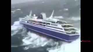 TOP 10 SHIPS IN STORM INCREDIBLE VIDEO