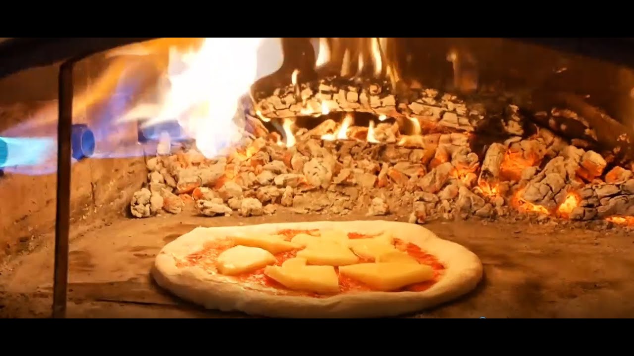 Cómo hacer Pizza Casera en Horno a Leña? * - YouTube