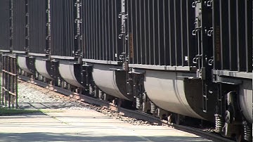 CSX Coal Train with a Friendly Engineer Huntington, WV [HD]