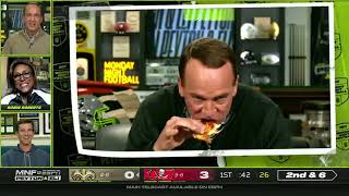 Peyton Manning has turned the ManningCast into a food show 😂