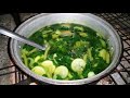 Preparando rico caldito de verduras (chipilin)