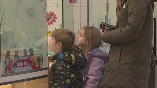 Record-high spending for holiday season sees late shopping sprees in Green Bay