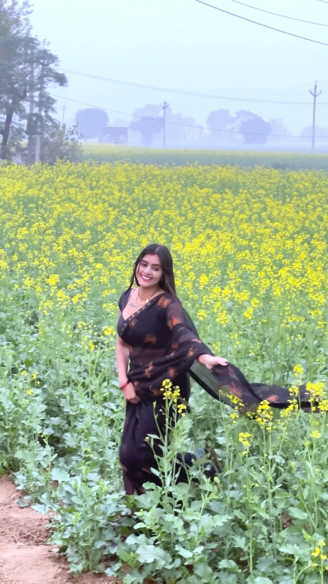 आयेगा मजा अब बरसात ☔️ का #trending #meenu #ytshorts #shorts #youtubeshorts