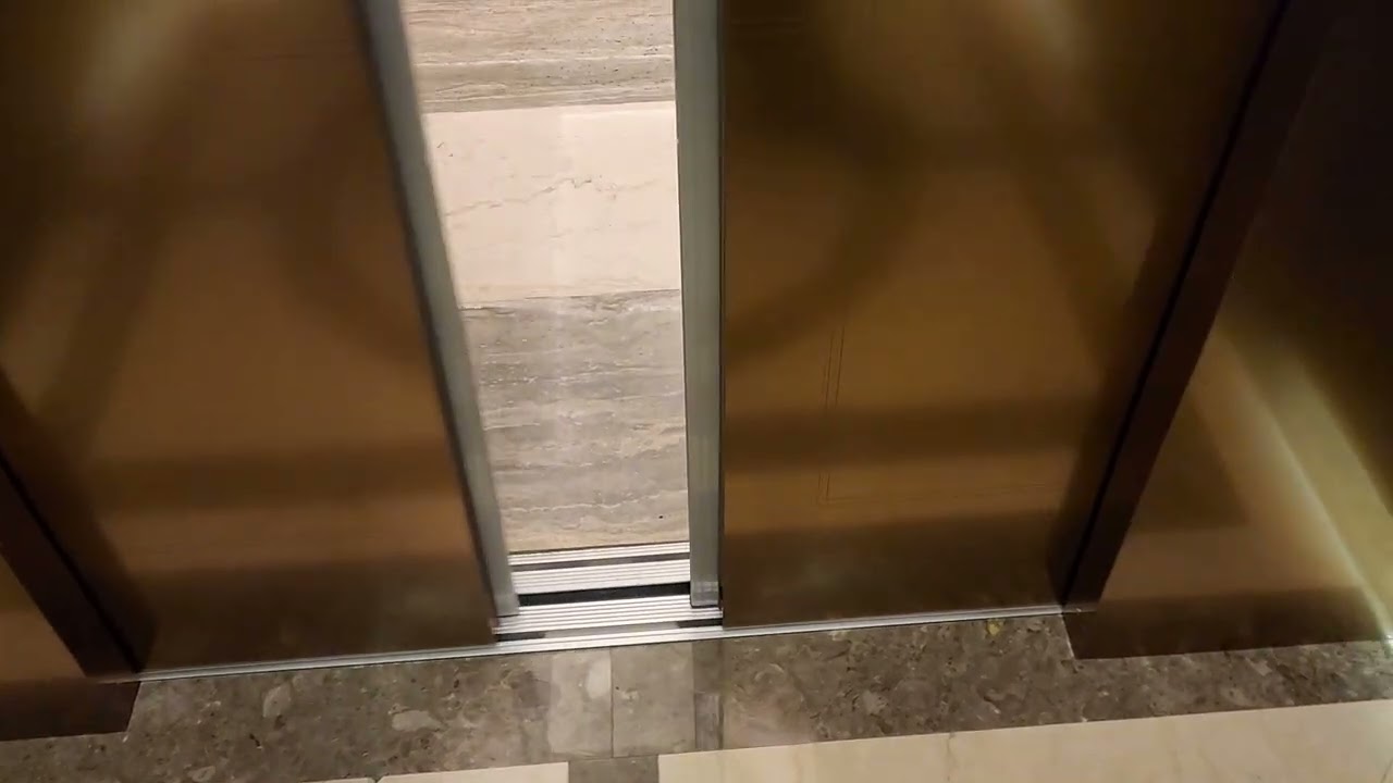 인천 파라다이스시티 스카이파크 B1,1,3층 운행용 현대엘리베이터 탑사기(2025.11.19 촬영)