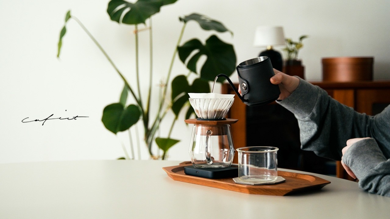 好きな音楽と、今日のコーヒー。新しく迎えたものと、キッチンの朝。
