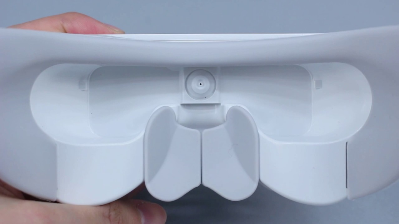 目もとエステ」を新旧比較！ スチーム量が2倍になった最新モデルは