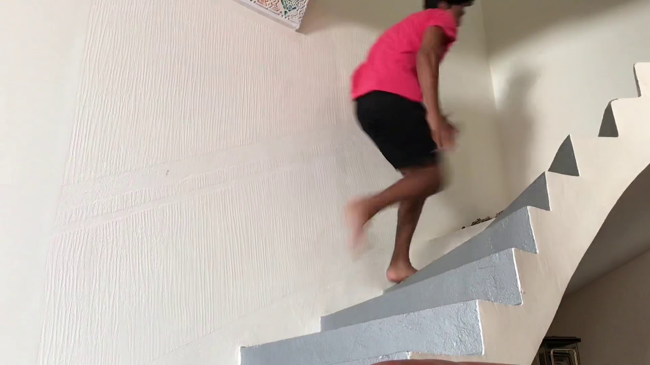 كي تجي بش تدخل للتوالات أما عندك أمك كيف أم قرنقس 💁🏻‍♂️😂