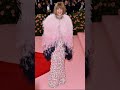 Por que não é qualquer pessoa que entra no Met Gala? #moda #metgala