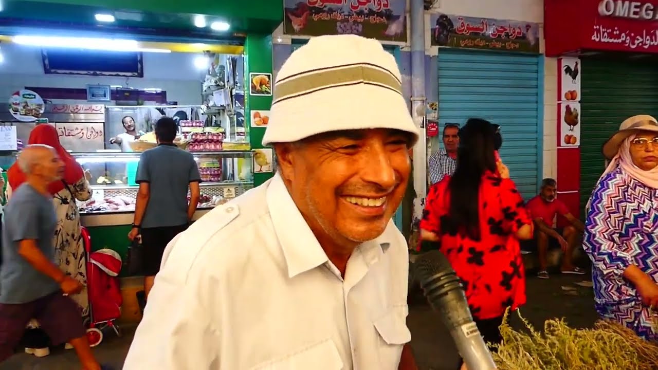 شبعة ضحك مع أشهر بائع نعناع في اريانة ، يتغنى بالمولد النبوي الشريف ، مفماش واحد مايعرفنيش  في تونس