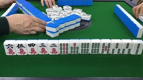 打麻将这才是高手，全程打牌不用看，光靠摸就能胡牌！