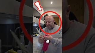 She Threw Them Away But He Saw Hidden Vueshort