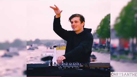 Martin Garrix Tribute to Avicii from a boat on deutch waters