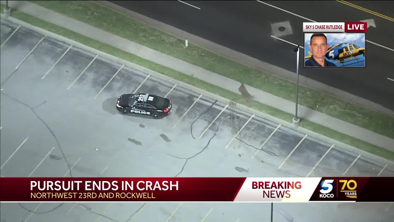 Police search for suspect after chase ends in crash in northwest OKC ...