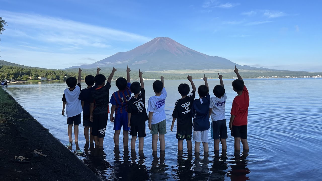 合宿2日目朝　着替えはもうないけれど湖飛び込んでみました
