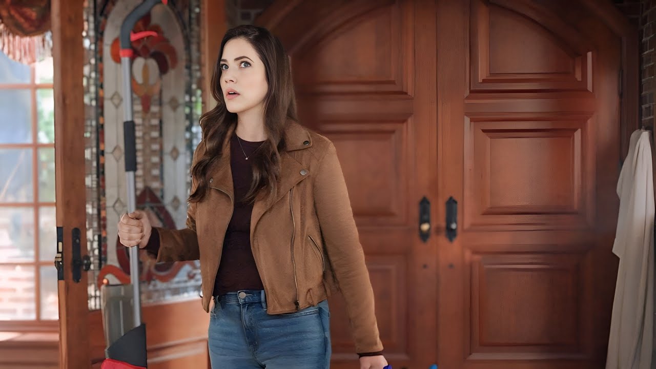 وكيلة عقارات بتحاول تبيع قصر ، وبتتصدم انه مسكون بشبح بنت ، وبتبدا الشبح تساعدها ترجع لحبيبها