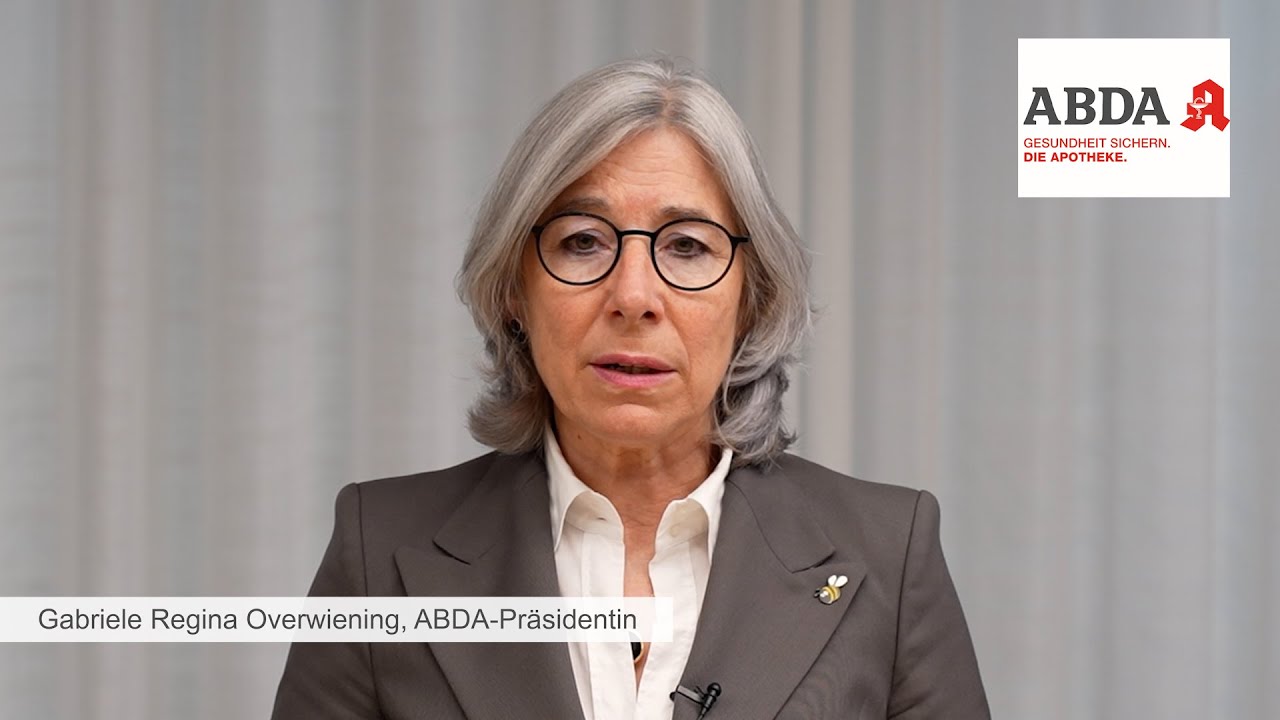ABDA-Präsidentin erklärt Protestaktion „Wir sehen rot.“ - YouTube