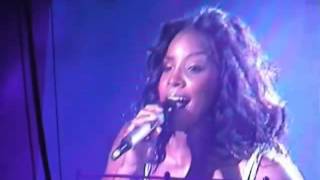 Kelly Rowland - Dilemma (Live Destiny Fulfilled World Tour 2005)