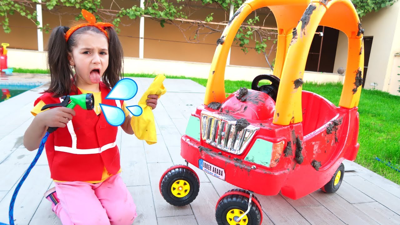 Playing Car Wash with Toy Cars YouTube