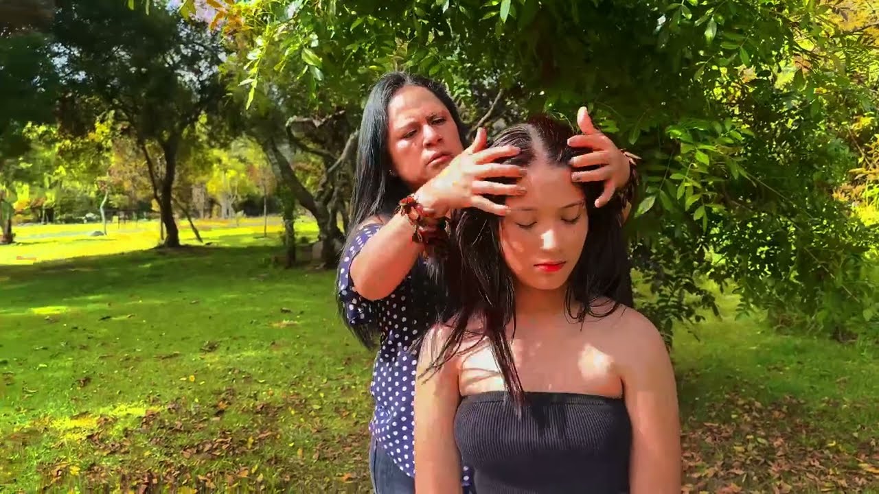 MARTHA♥PANGOL & MARCELA ASMR MIDDLE BACK MASSAGE, WITH HAIR CRACKING WITH BRACELET SOUNDS (NATURAL)