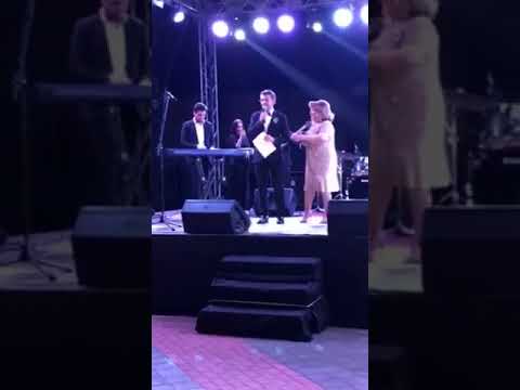 Asekose.am- Տեսանյութ, թե ինչպես են երգում Լևոն Արոնյանն ու Ռիտա Սարգսյանը