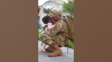 Soldier’s Daughter Runs to Dad Returning From Deployment ❤️