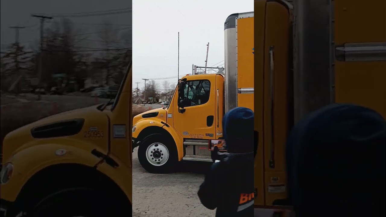 Friendly Driver On A Penske Truck!