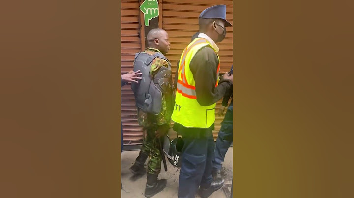 Fear in the Ranks: Police Officer Hides During Maandamano Chaos in Nairobi CBD!