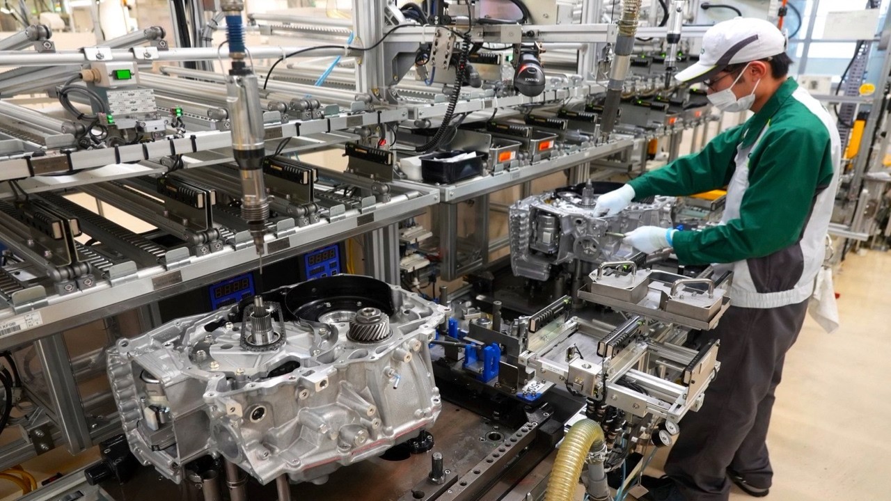 日本の技術が生んだ、次世代トランスミッションの製造現場。燃費性能を劇的に変えたCVTの製造プロセス。