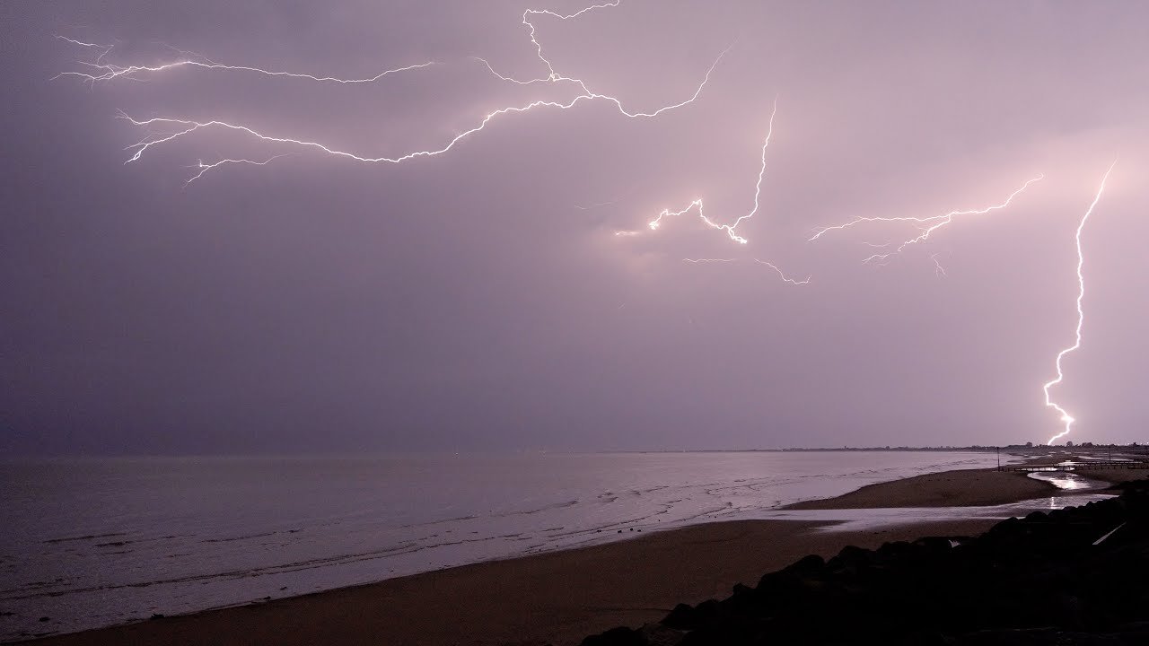 Friday The 13th Storm - Huge UK Thunderstorm