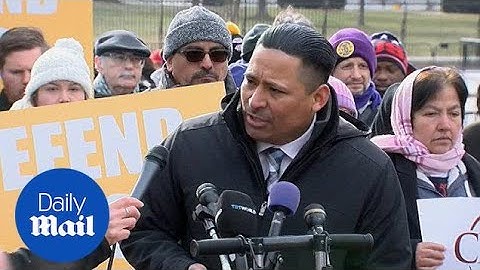 Trump to end protected status for 200,000 Salvadoran immigrants - Daily Mail