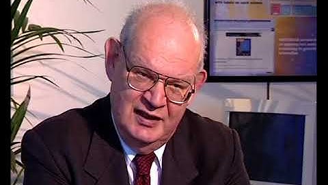 Benoît Mandelbrot - The decision not to go into physics (24/144)