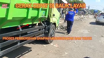 PROSES PEMBERSIH SAMPAH MENGGUNUNG DI KARNAVAL GAMPINGAN PAGAK 2025