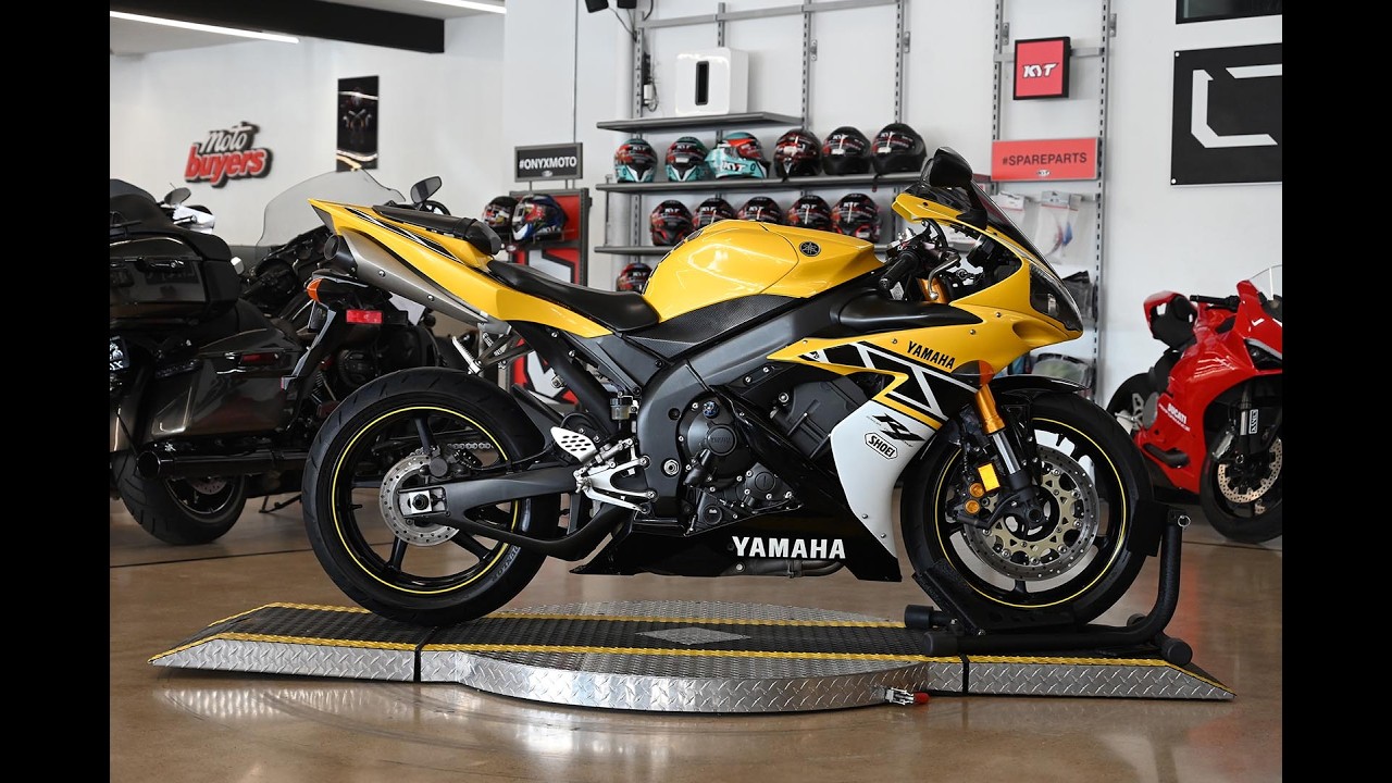 2006 Yamaha R1 50th Anniversary | Walk Around, Start-Up & Sound Clip ...