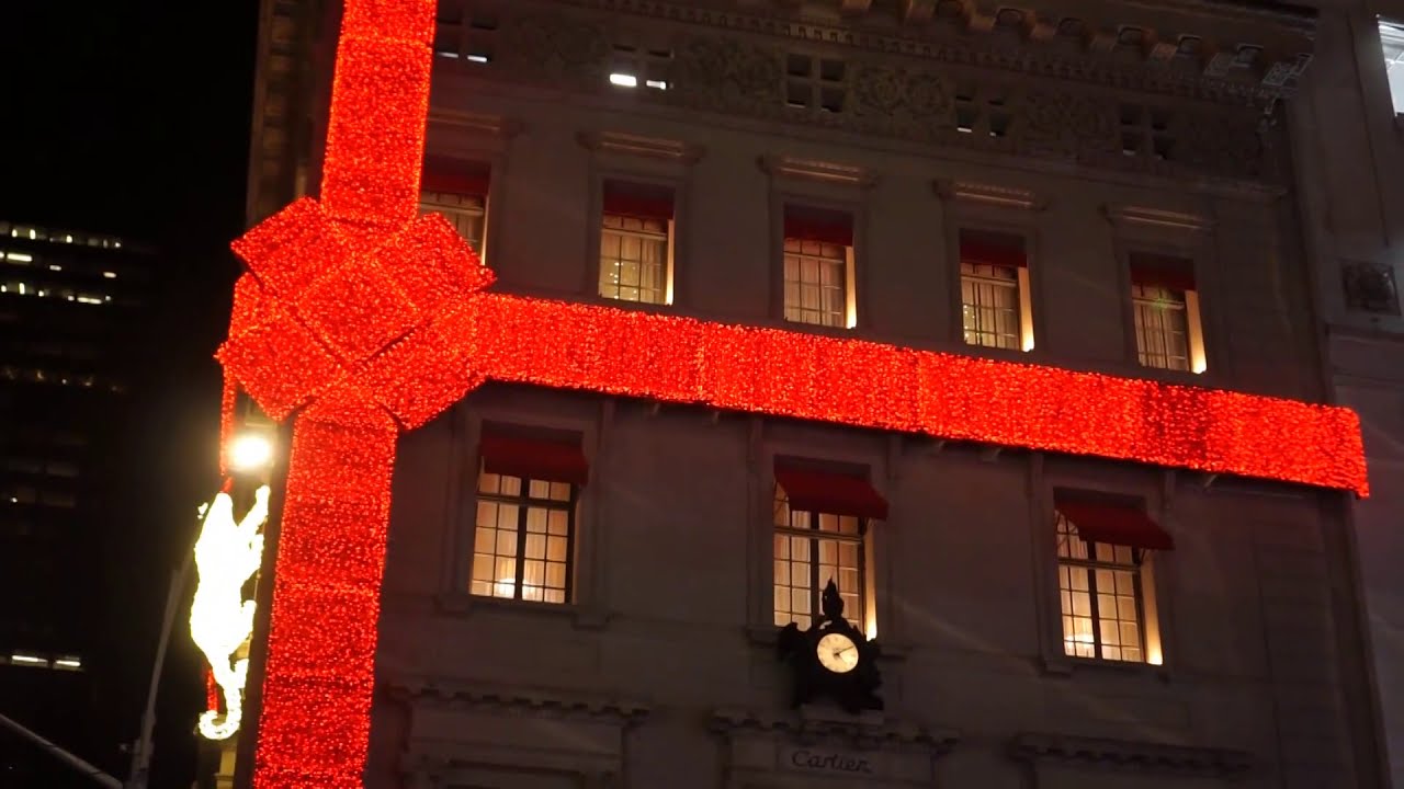 The Cartier Building on Fifth Avenue during the Holidays