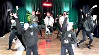 Download lagu Take That - All Wrapped Up (Live From The Dressing Room)